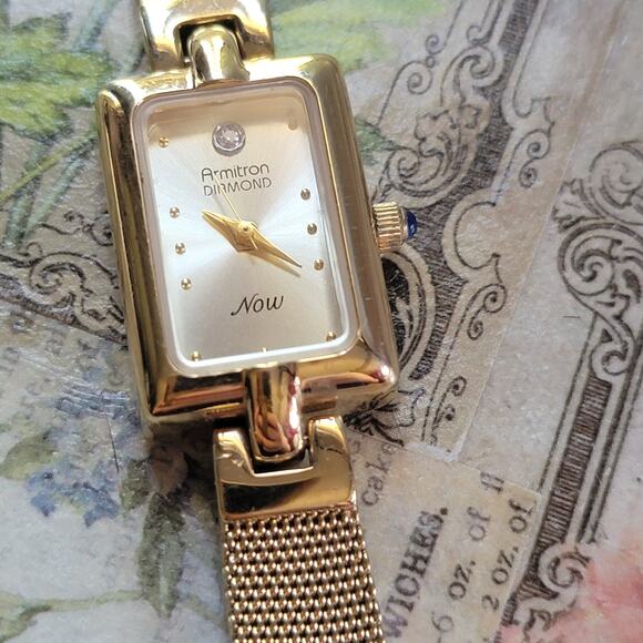 Vintage Watches Armitron Now Diamond Accent Gold Mesh Quartz Watch Womens - Picture 4 of 10